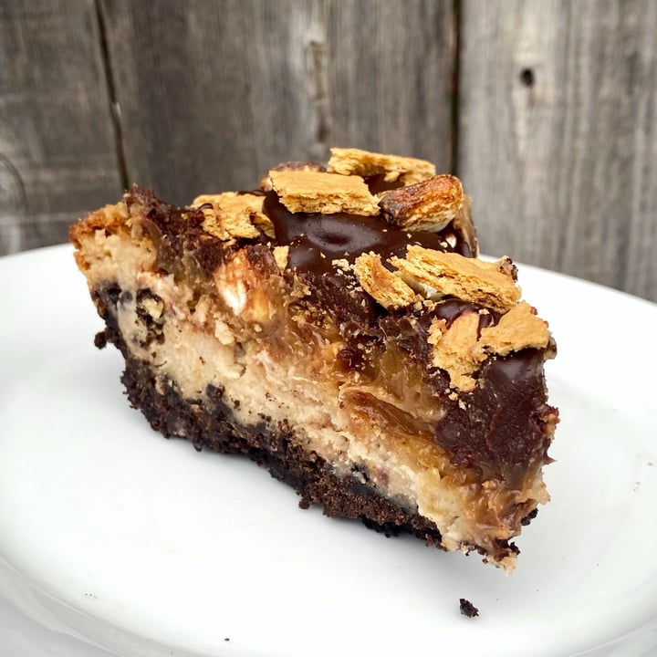 review photo of mochi’s cheezecakes cookie butter s’mores cheesecake shared by @kimvillaneda on 04 Mar 2021 - review