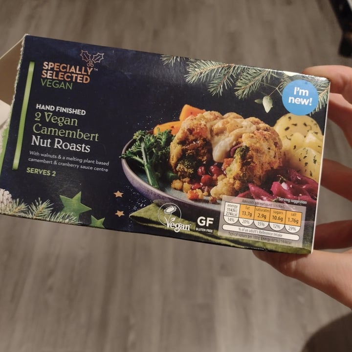 photo of ALDI Specially Selected Vegan camembert nut roasts shared by @thedappervegan on  21 Nov 2021 - review