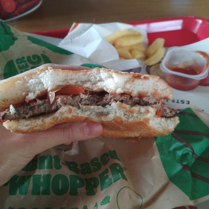 photo of Burger King Burger Whopper shared by @chiaramarena on  16 Dec 2022 - review