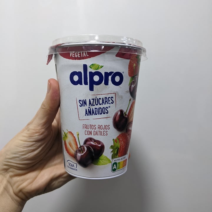 photo of Alpro Yogurt Frutos Rojos y Dátiles shared by @vanessaprats on  28 Feb 2022 - review