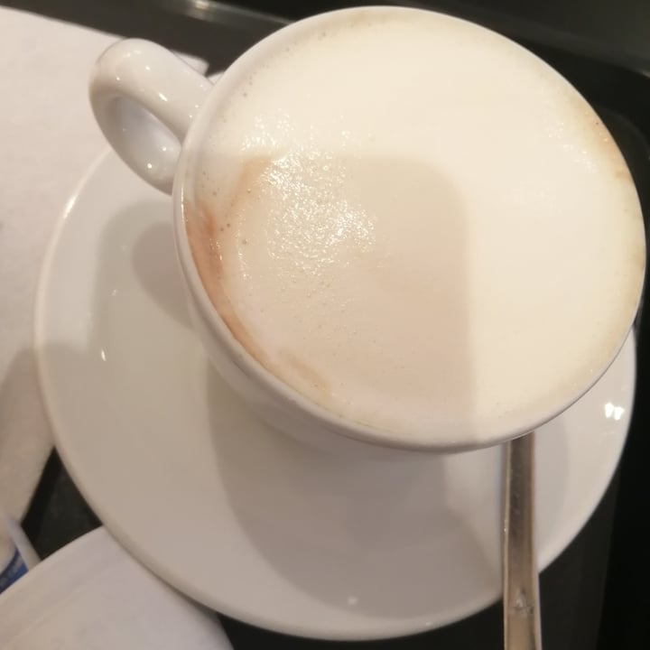 photo of Autogrill Spa Cappuccino Soia shared by @eliveg on  13 May 2022 - review