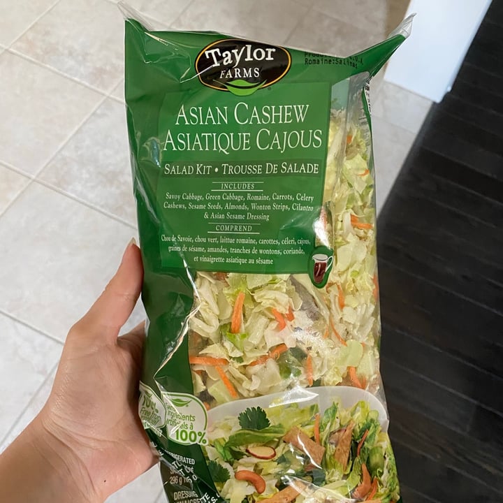 photo of Taylor Farms Asian Cashew Chopped Salad Kit shared by @alexiscl on  21 Jun 2021 - review
