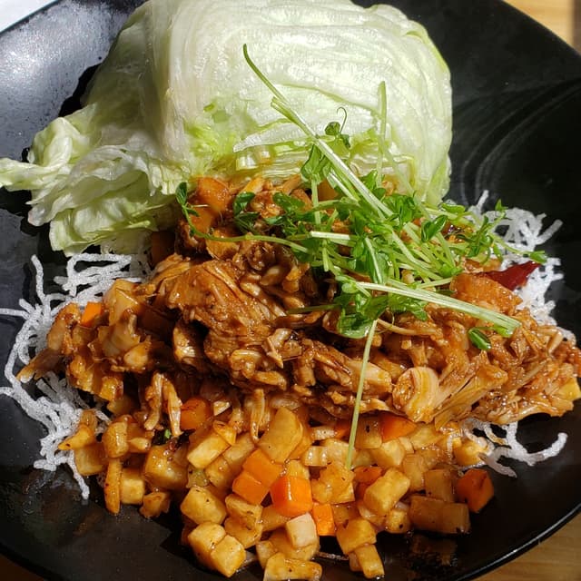 菜肴“Jackfruit lettuce wrap”的照片