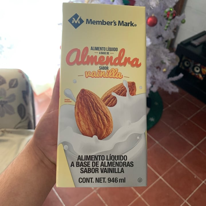 photo of Member's Mark  Alimento líquido a base de Almendra Sabor Vainilla shared by @karlish on  01 Jan 2022 - review