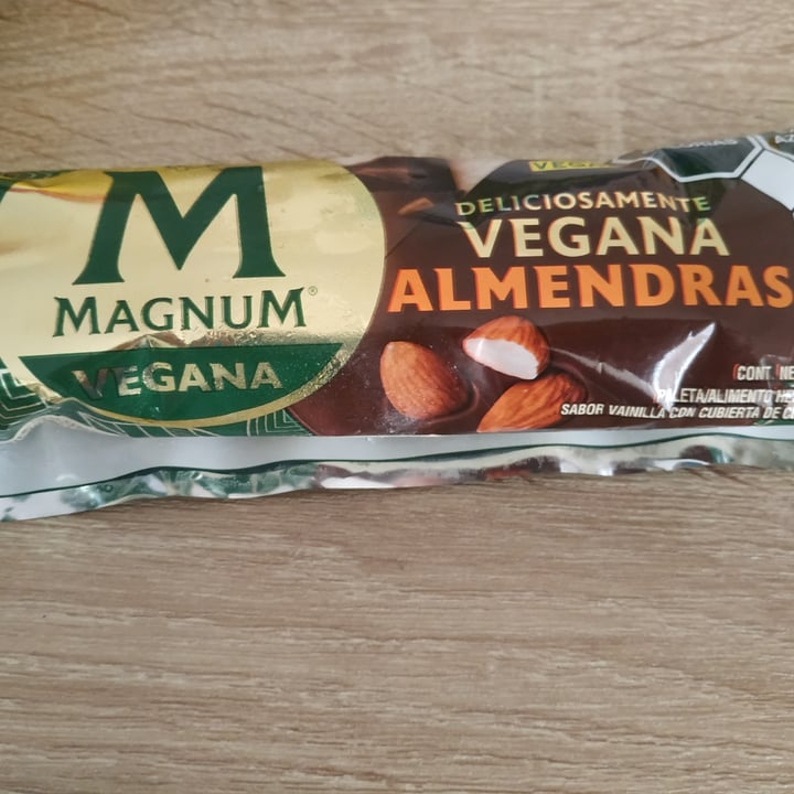 photo of Magnum Magnum Almendras Vegana shared by @dulasnavvegan on  06 Mar 2022 - review