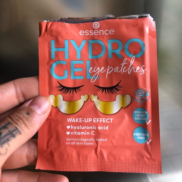 photo of Essence  hidro gel eye patches shared by @irenecarrubbavegchef on  04 Jul 2022 - review