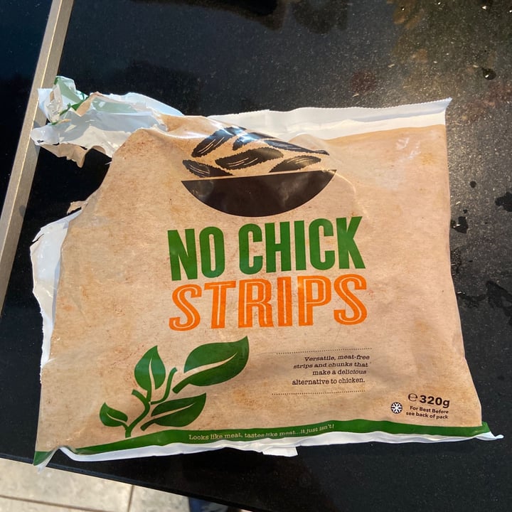 photo of Iceland Foods No chick strips shared by @lewthevegan on  06 May 2020 - review