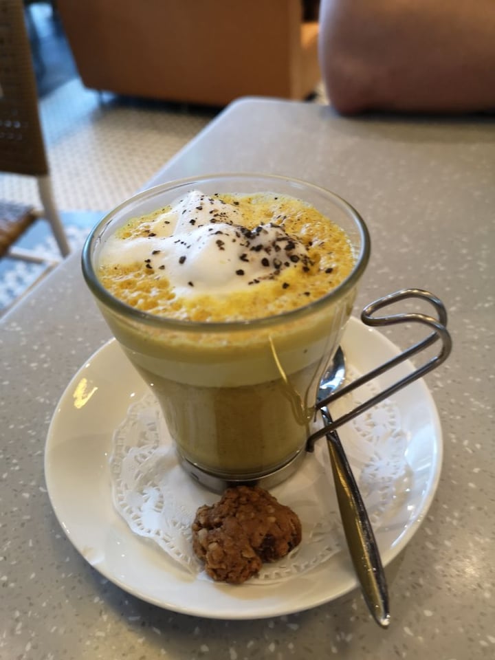 photo of Privé Wheelock Turmeric-Ginger Soy Latte shared by @ybgfry on  05 Jan 2020 - review