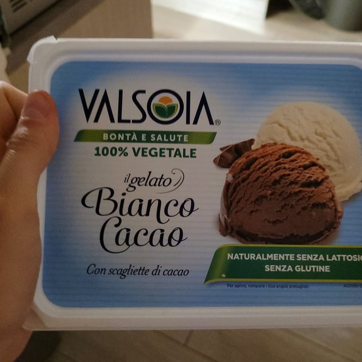 photo of Valsoia Gelato Bianco Cacao shared by @ofrack on  12 Jun 2022 - review