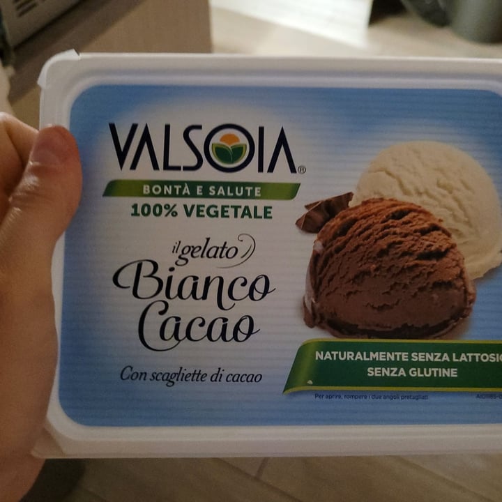 review photo of Valsoia Gelato Bianco Cacao shared by @ofrack on 12 Jun 2022 - review