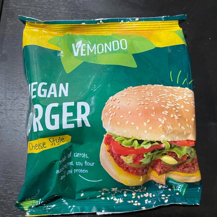 photo of Vemondo Vegan Burger Cheese Style shared by @frankier on  09 Jan 2022 - review