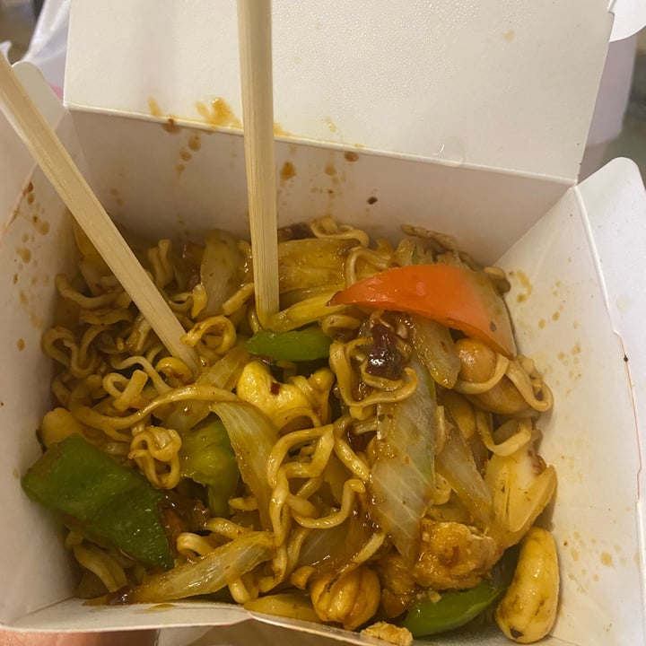photo of Simply Asia - Benmore Gardens Roasted Chilli Paste and Cashew Nut Noodles shared by @bianca1701 on  21 Mar 2022 - review