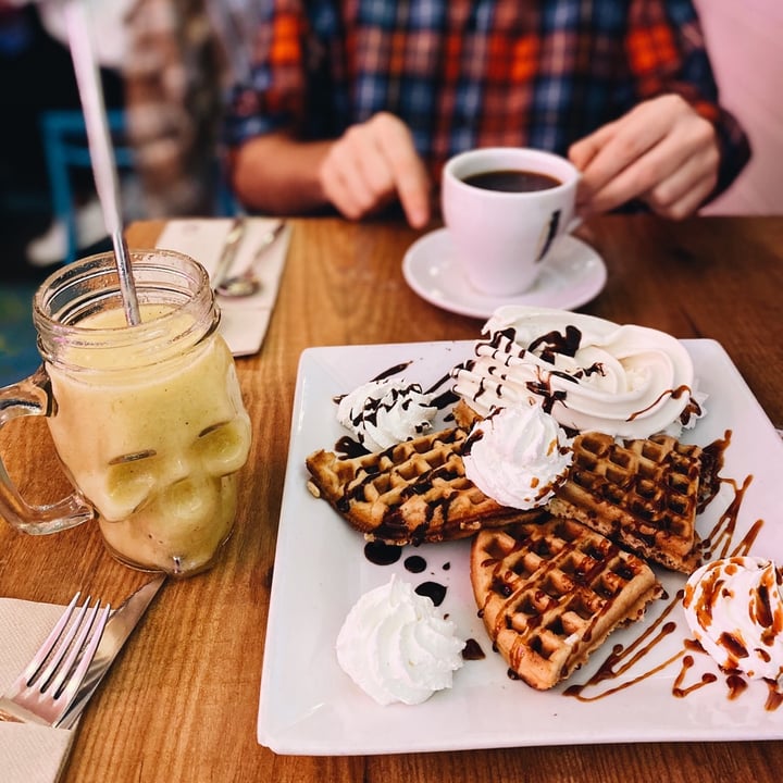 photo of Freedom Cakes Lotus & Caramel Waffle shared by @alucina on  31 Jan 2021 - review