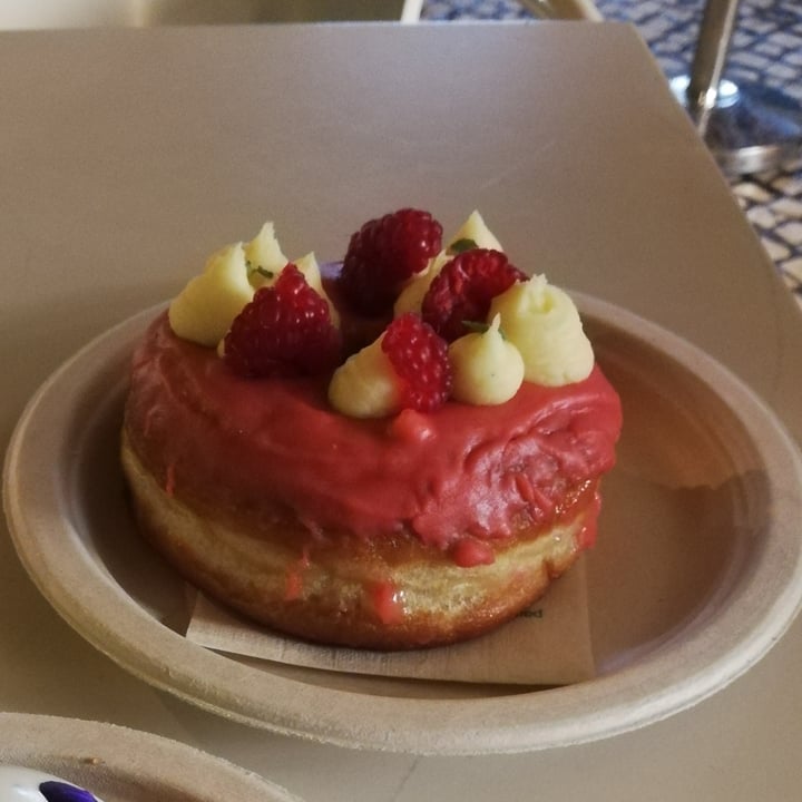 photo of Scoop 'n Dough Raspberry Donut shared by @sarahconlacca on  05 Mar 2022 - review
