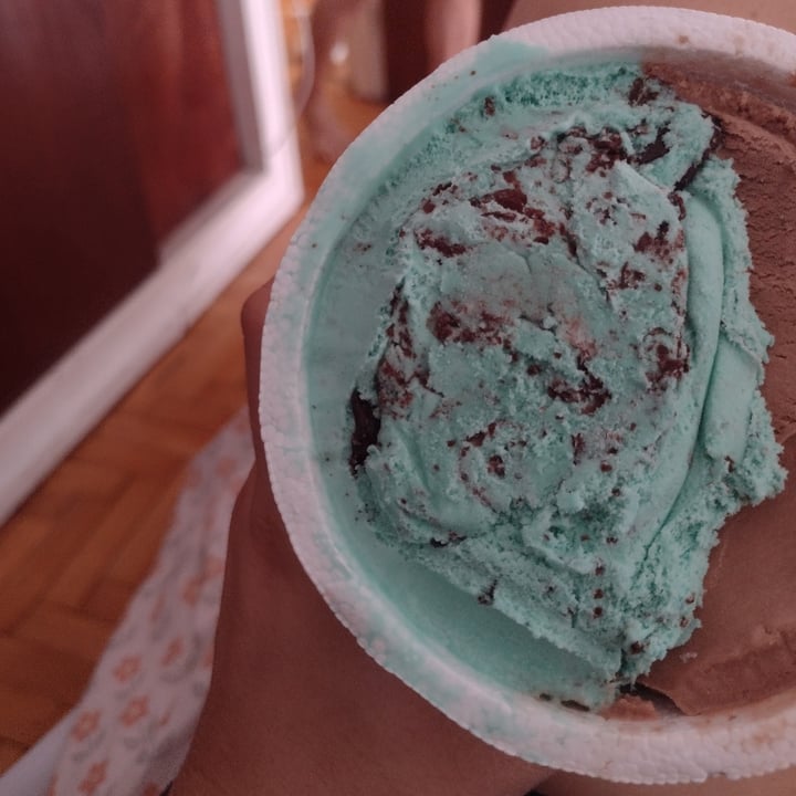 review photo of Bali Heladería Kosher Vegano Menta Granizada shared by @delfimartinezx on 11 Jan 2022 - review