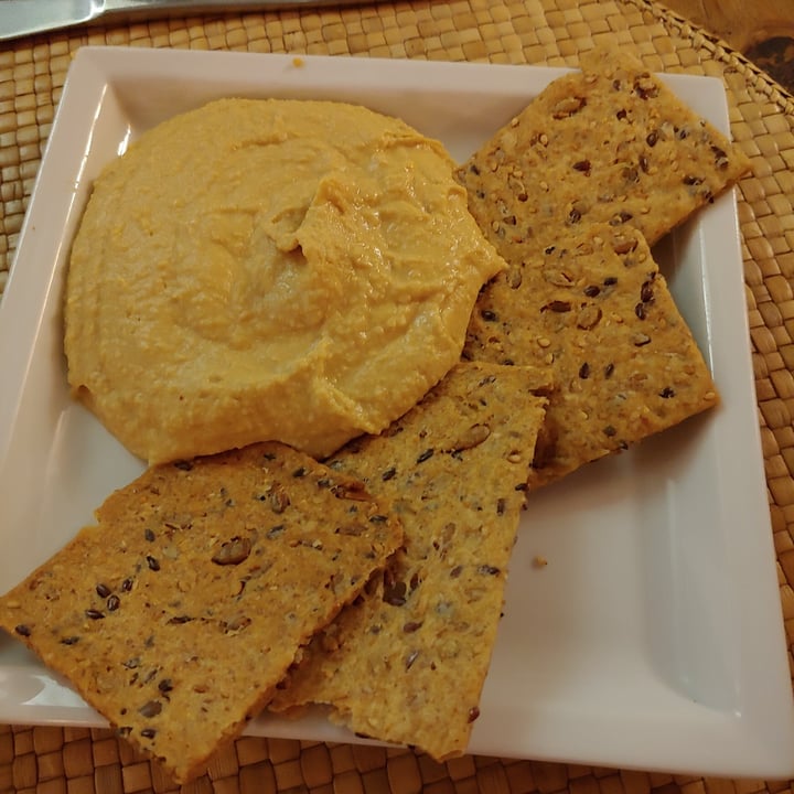 photo of Samsara e Volta Rossa Hummus e crackers shared by @giu981 on  30 Oct 2022 - review