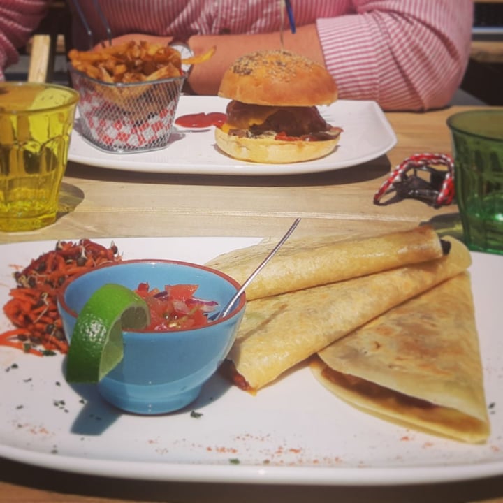 photo of La Romane Verte Veggie fajitas con pico de gaillo shared by @gaiathena on  23 May 2019 - review