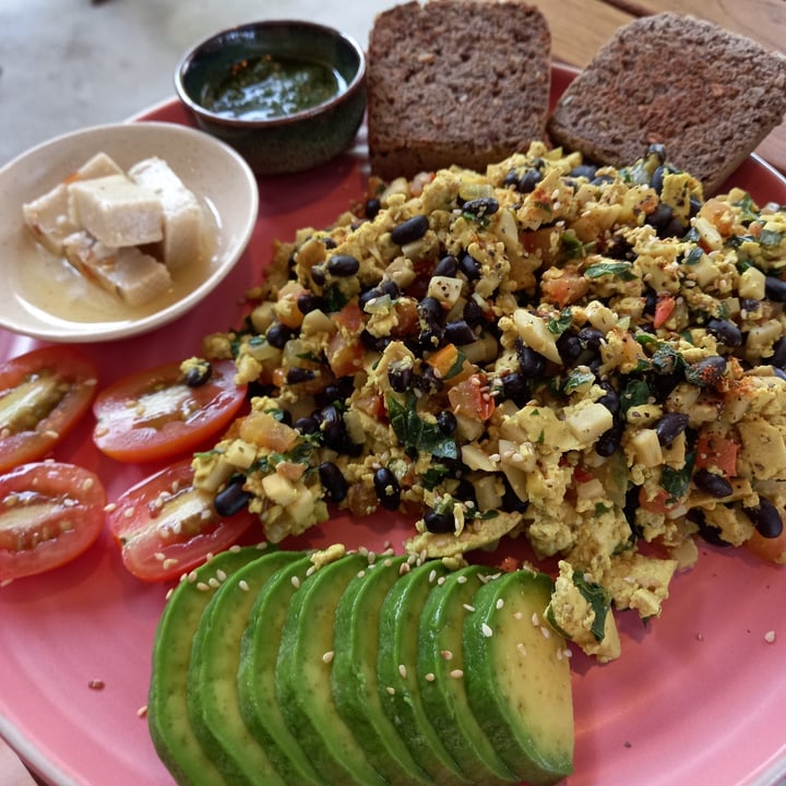 review photo of Good Eats Hoi An Wholesome Plate shared by @gregorygreen on 27 Jul 2022 - review