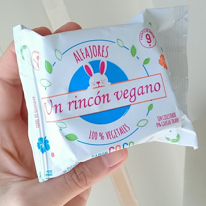 review photo of Un Rincón Vegano Alfajor de Coco shared by @martbass on 17 May 2020 - review