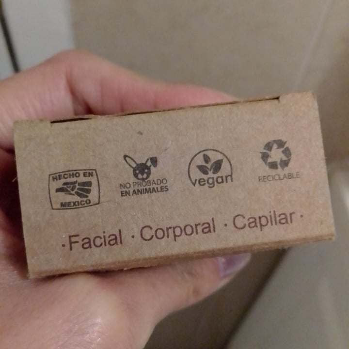 review photo of Uiixol Jabón Vegetal De Almendra shared by @advime on 22 Nov 2021 - review