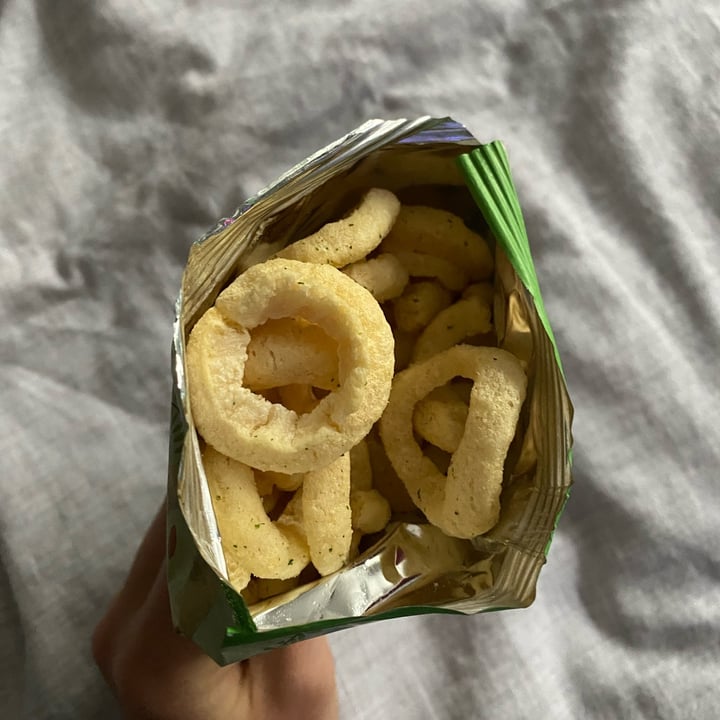 photo of Harvest Snaps Sour Cream and Chive crunchy lentil rings shared by @bethany0990 on  29 Apr 2022 - review