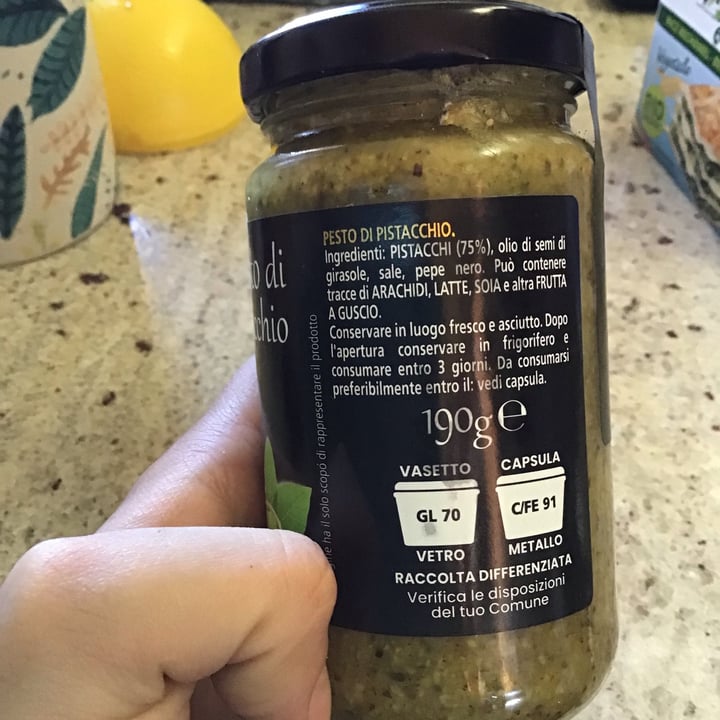 photo of Le nostre stelle Pesto Di Pistacchio shared by @triglifafalelotosus on  13 Dec 2021 - review
