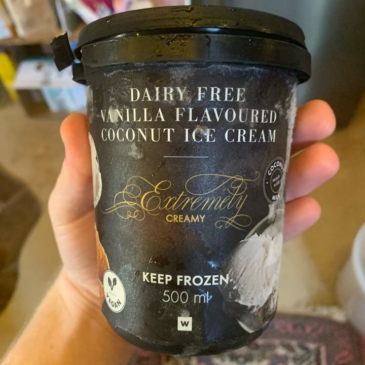 photo of Woolworths Food Dairy free vanilla ice cream shared by @leonarddejager on  21 Aug 2022 - review