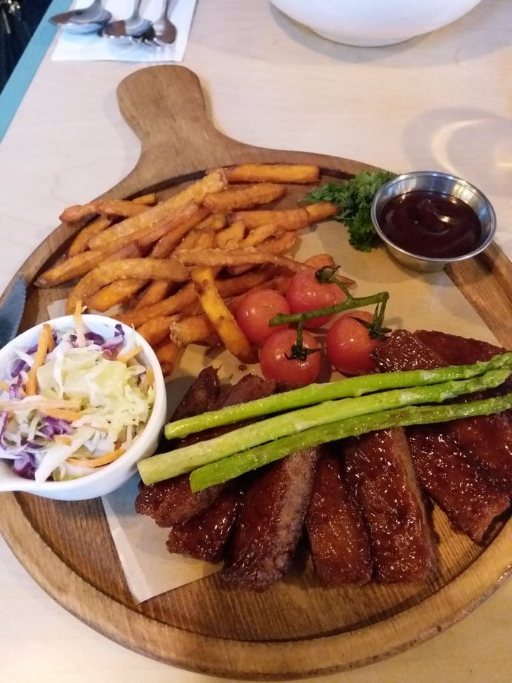 photo of Kind Kitchen by Green Common Beyond Striploin shared by @moosewong on  19 Aug 2019 - review