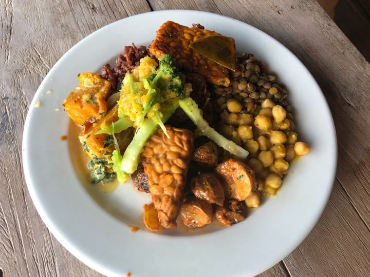 photo of Oma Jamu Vegan buffet shared by @opheeeliaaa on  06 May 2019 - review