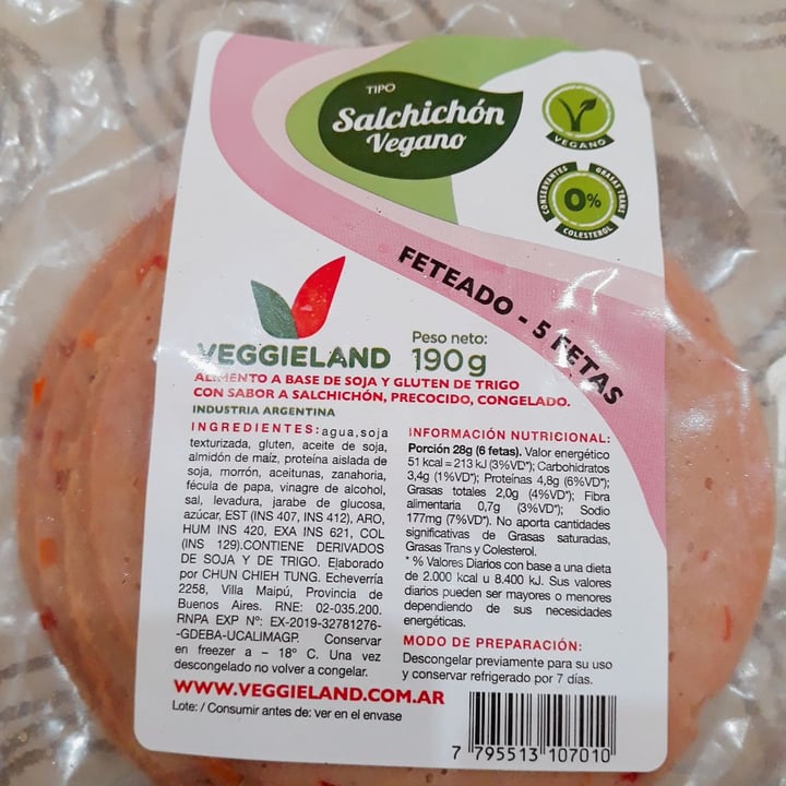 photo of Veggieland Salchichon Vegano shared by @lucianaari on  30 Dec 2019 - review