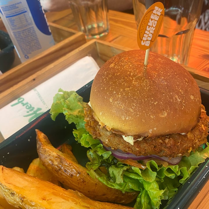 photo of Hierbabuena Chicken Plant Burger shared by @zahatravi on  08 May 2022 - review