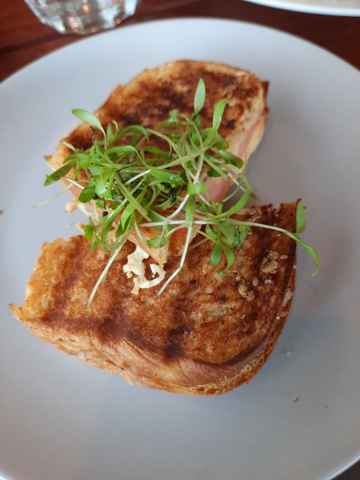 photo of Earth Deli Cheese & tomato toastie shared by @africandebs on  10 Aug 2020 - review
