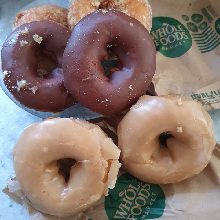 photo of Whole Foods Market Vegan Chocolate Donut shared by @paniwilson on  21 Jan 2022 - review
