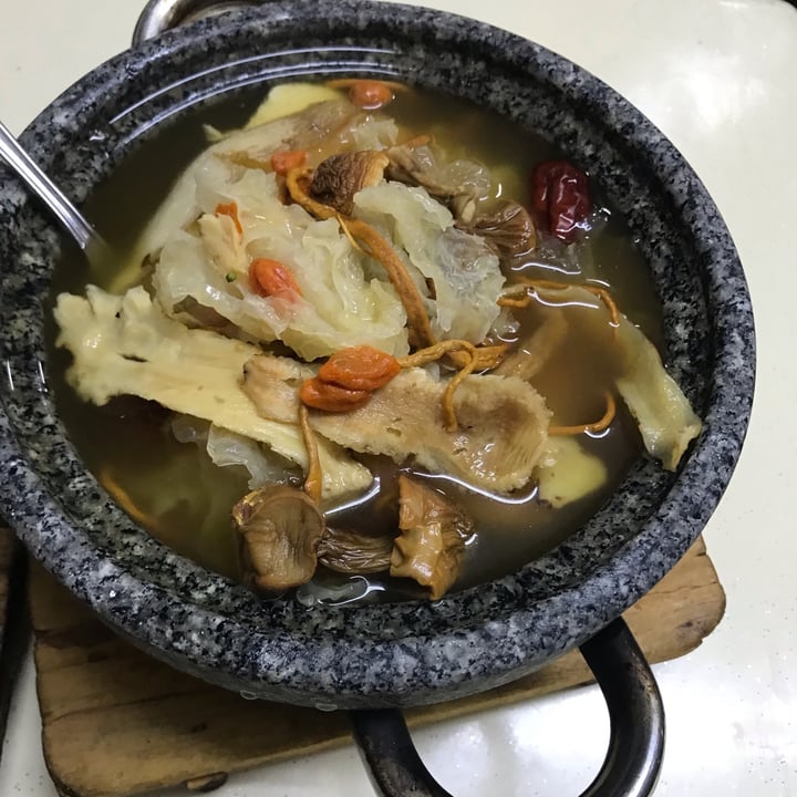 photo of Xing Hua Vegetarian Restaurant Herbal soup shared by @oakandbamboo on  24 Apr 2022 - review