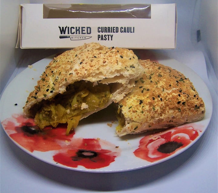photo of Wicked Curried Cauli Pasty shared by @learnervegan on  08 Oct 2020 - review