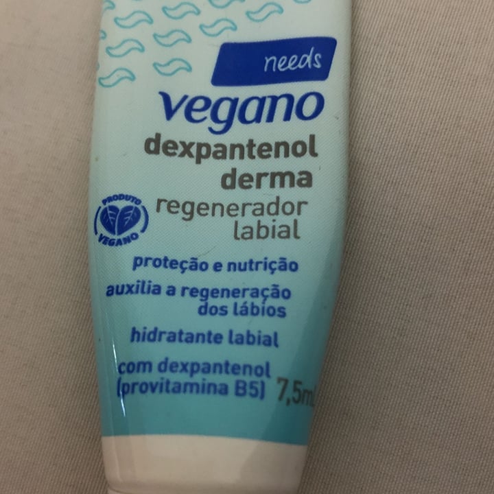 photo of Needs regenerador labial shared by @pallasathena on  14 May 2022 - review