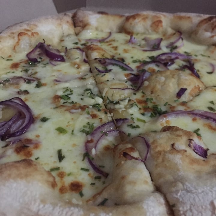photo of PONY PIZZA Belgrano Pizza Blanca shared by @fermin on  06 Feb 2022 - review