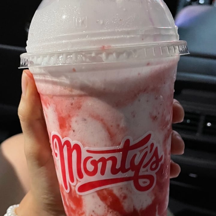 photo of Monty's Good Burger strawberry shake shared by @karenalba on  23 Apr 2022 - review
