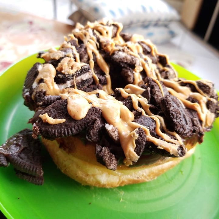 photo of Voodoo Doughnut - Davis Dirty Bastard shared by @shmoopsify on  28 Mar 2021 - review