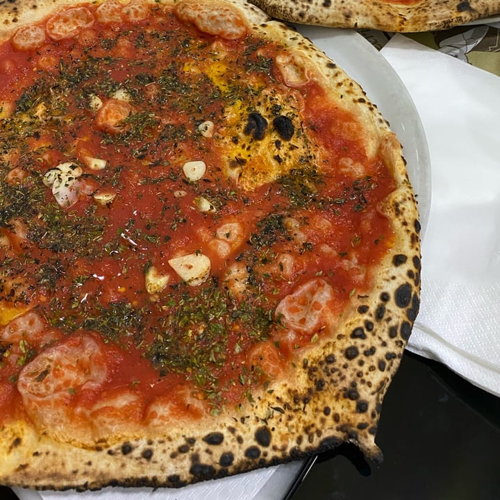 photo of L' Antica Pizzeria Da Michele Pizza Marinara shared by @verdegiadeite on  10 Mar 2022 - review