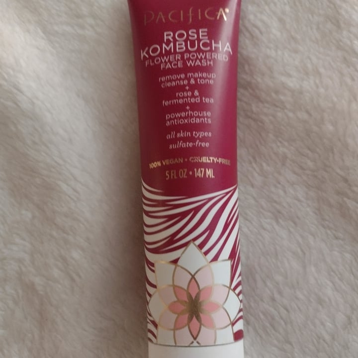 photo of Pacifica Rose kombucha flower power face wash shared by @daniefanie on  22 Oct 2021 - review