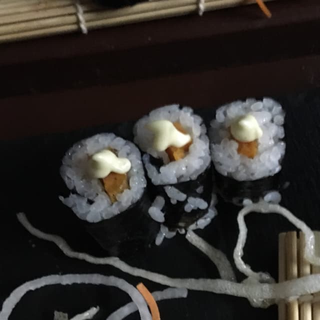 Foto do prato “TUNA TATAR GUNKAN”