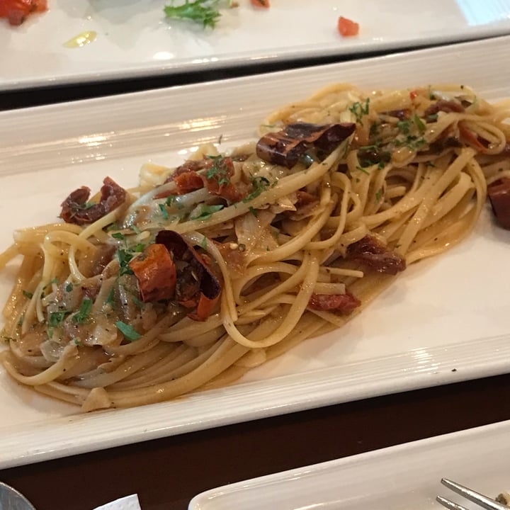 photo of ZAZZ Pizza Aglio Olio shared by @mariaubergine on  17 May 2022 - review