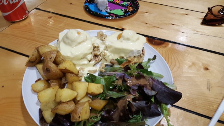 photo of The Very Good Butchers Mac & Cheez Benny shared by @vegandyeries on  06 Apr 2018 - review