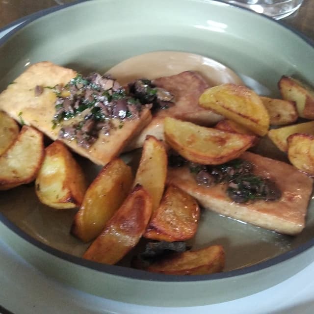 Foto del piatto “scaloppine di tempeh”