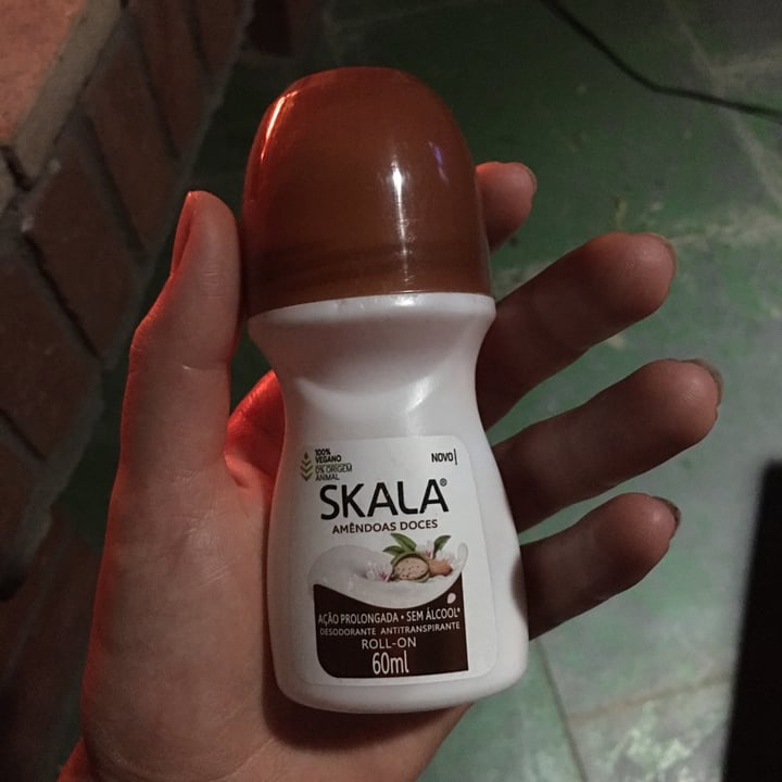 review photo of Skala Desodorante antitranspirante roll on amêndoas doces shared by @sarahborges on 16 Jul 2021 - review