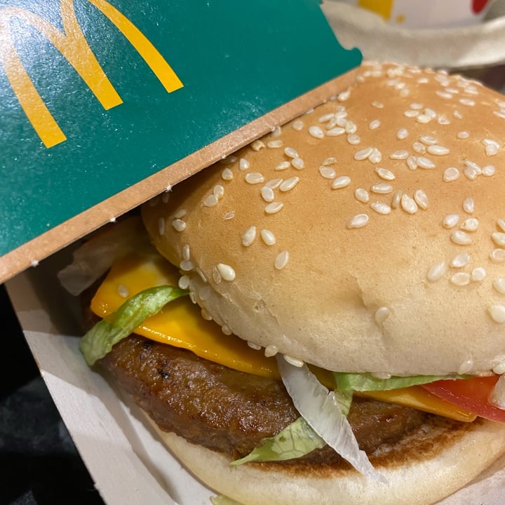 photo of McDonald's Ashington Vegan McPlant Burger shared by @christinexxx on  19 Jan 2022 - review