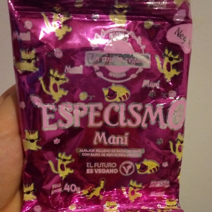 review photo of Un Rincón Vegano Especismo Alfajor Relleno de Pasta de Maní con Baño de Repostería Negro shared by @marrdumbass on 22 Apr 2021 - review