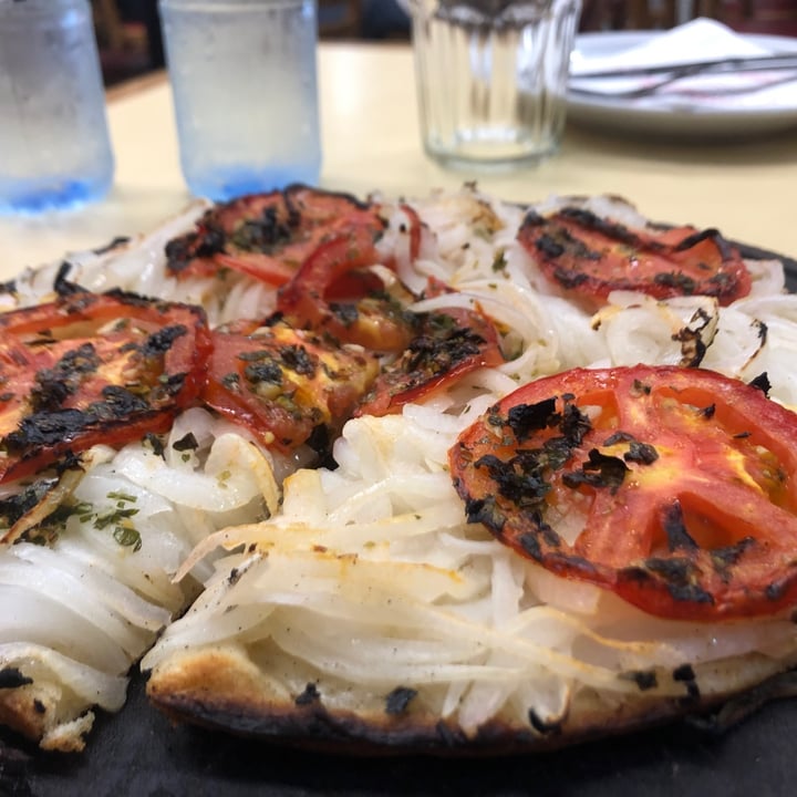 photo of Pizzería Güerrin Pizza vegana Fugazza shared by @aripieri on  27 Dec 2020 - review