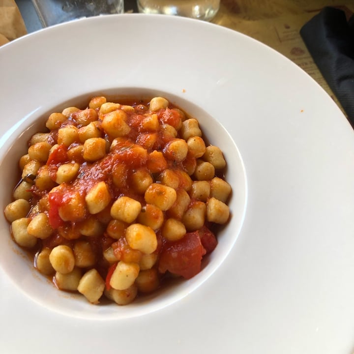 photo of Vincafe' Gnocchi Al Pomodoro shared by @vege-et-al on  05 Aug 2022 - review